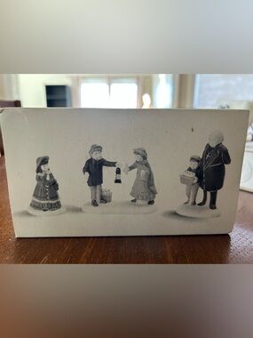 Department 56 Heritage Village Collection A Peaceful Glow on Christmas Eve